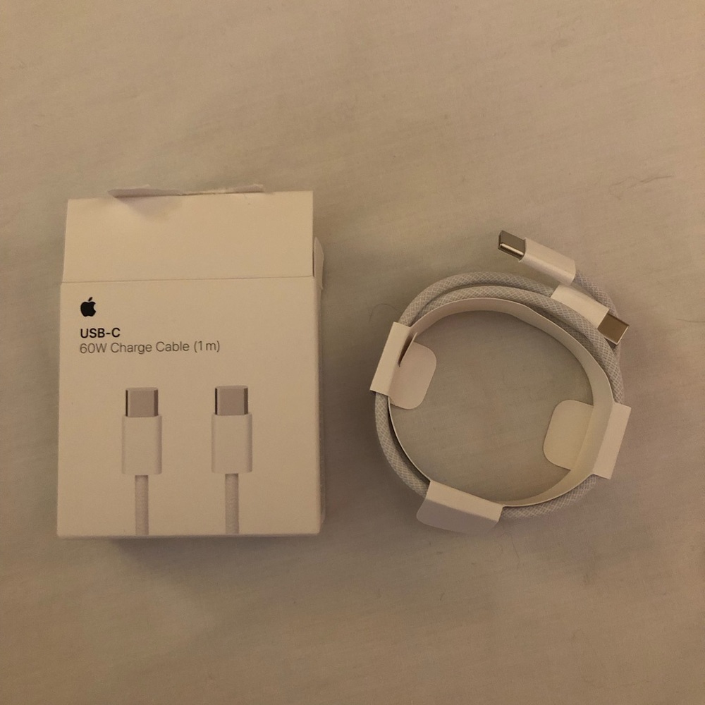 Apple USB‑C 60W Charge Cable - White - Picture 4 of 5